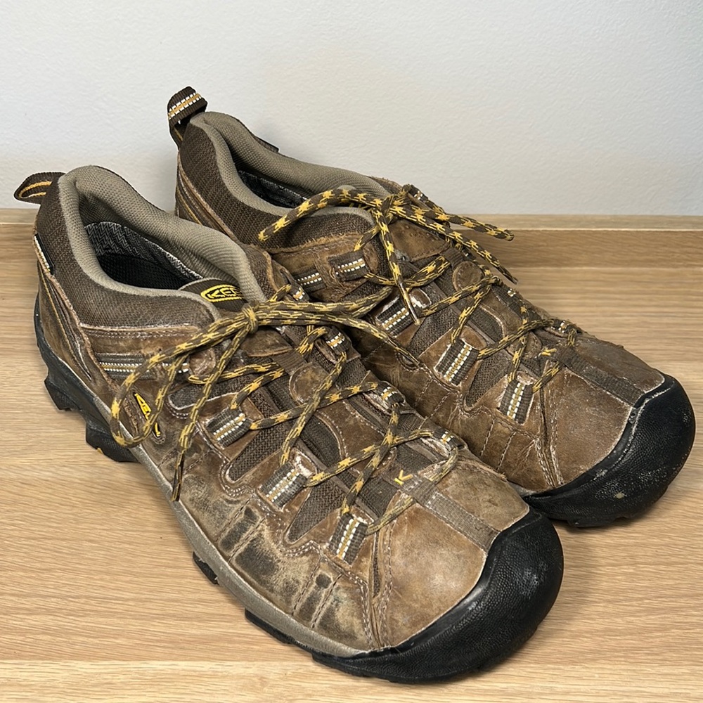 Keen waterproof brown boots / sneakers size 11.5 NO box